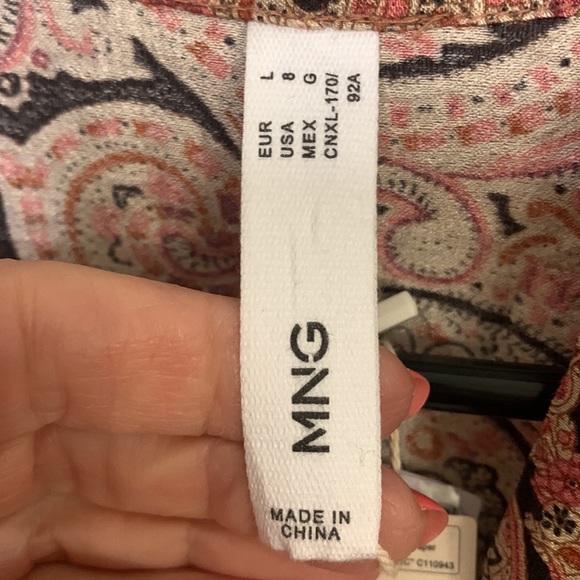 NWT MNG brand LONG SLEEVE BOUSE W/TIE - Picture 5 of 9